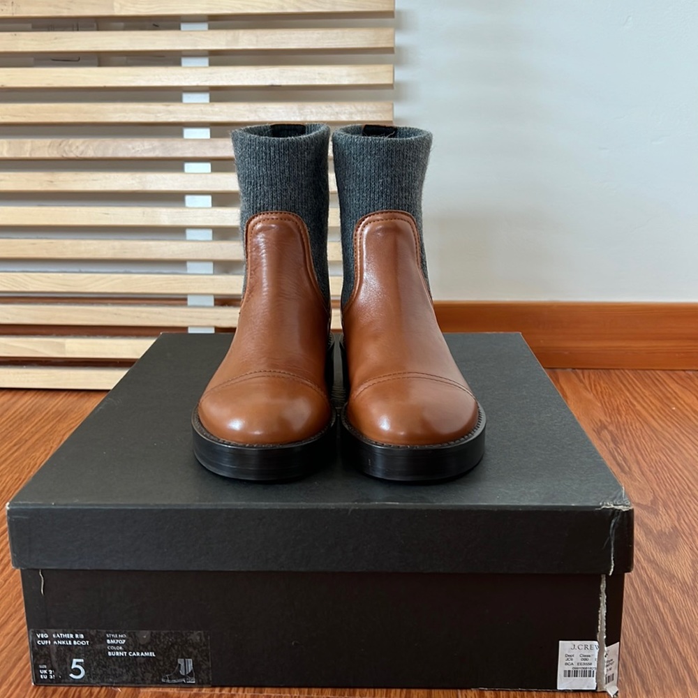 NEW with box J. Crew Women’s Tan Rib Cuff Ankle Boots Size 5